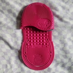 Sigma Beauty Pink Silicone Brush Cleaner Mat